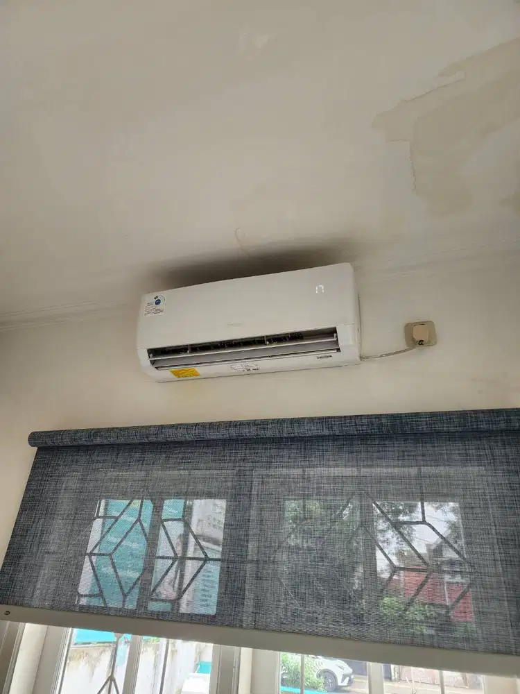 AC SPLIT MERK GREE KAPASITAS 1/2 PK SEPERTI BARU TERAWAT