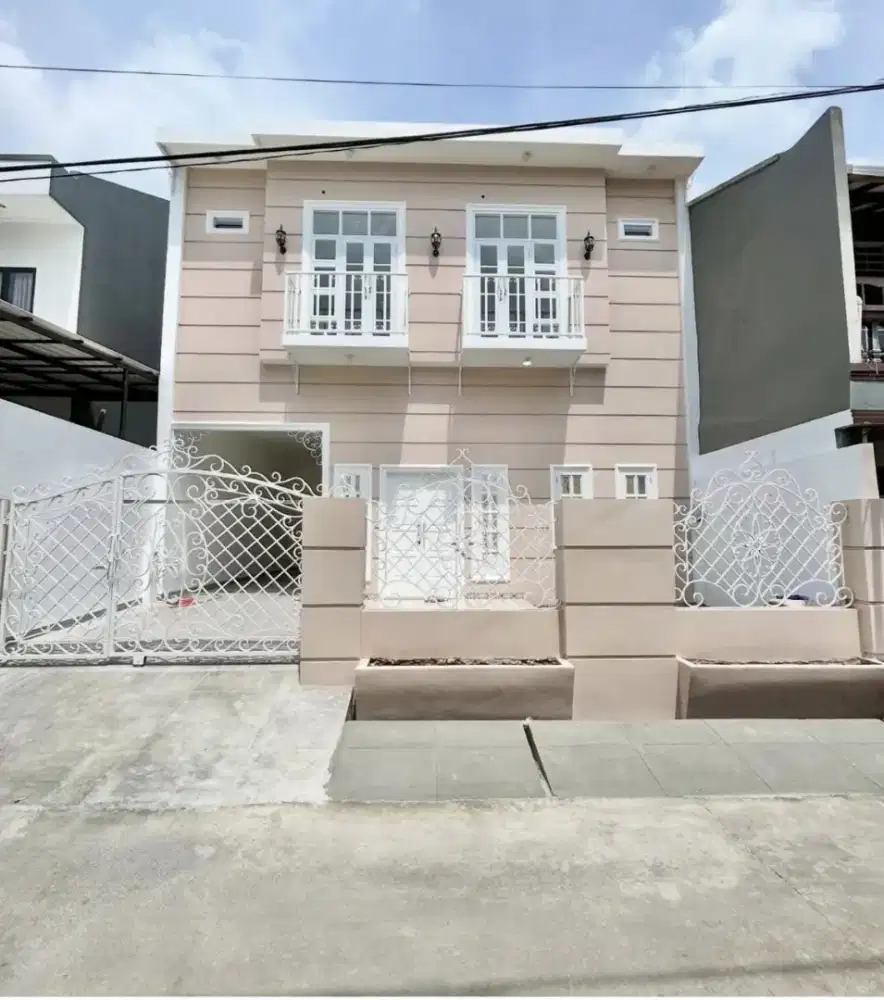 Jual Rumah 2 Lt Siap Huni
Jl.Barito,Galaxy Bekasi Selatan