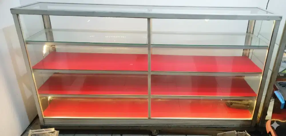 Dijual cepat etalase kaca roda second ukuran 165x40x110