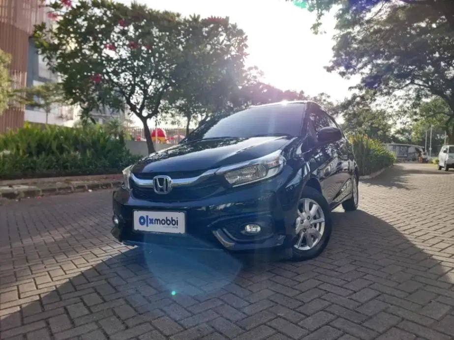 DP RINGAN Honda Brio Satya 1.2 E Bensin-AT 2022 Hitam CDFSB