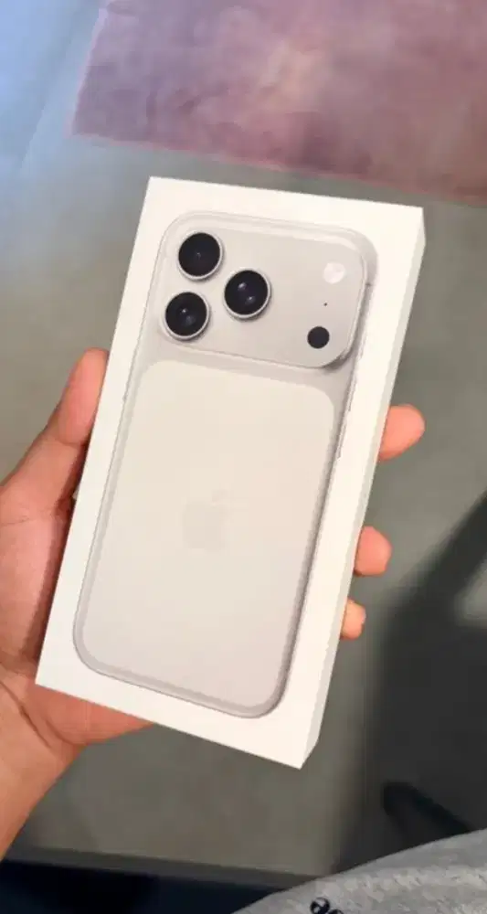 iPhone 17 pro 256 silver