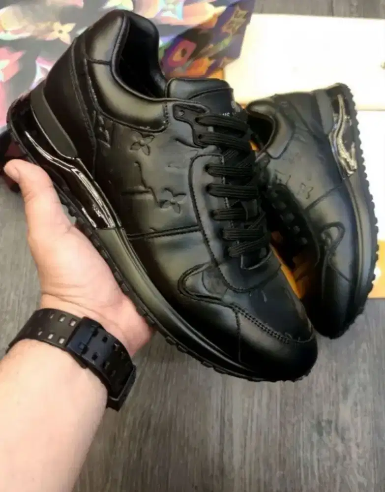 SNEAKER LOUIS VUITTON BRANDED IMPORT