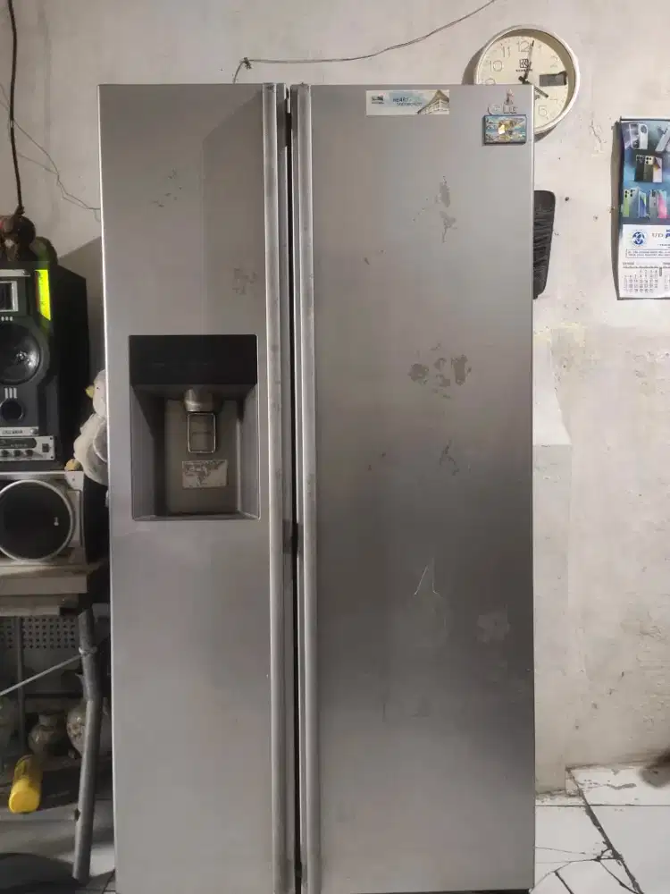 Di jual kulkas LG dua pintu