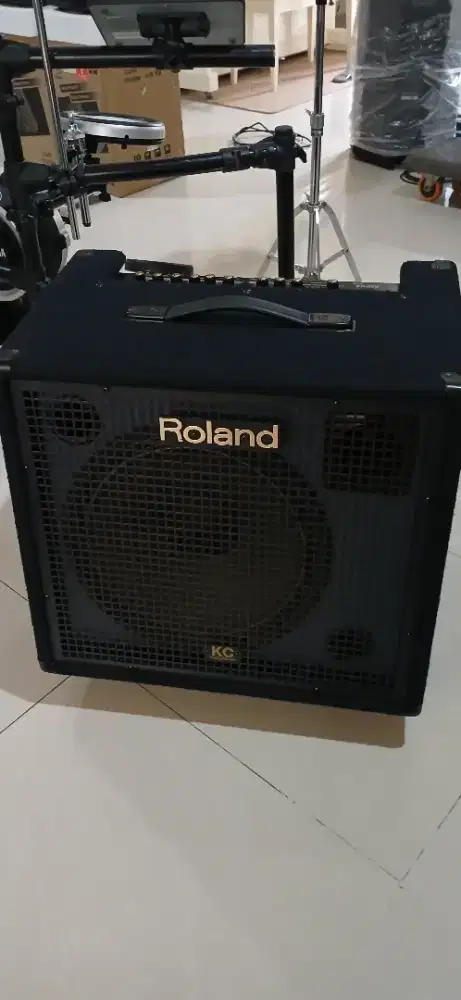 ROLAND KC 550..99% FULL ORIGINAM