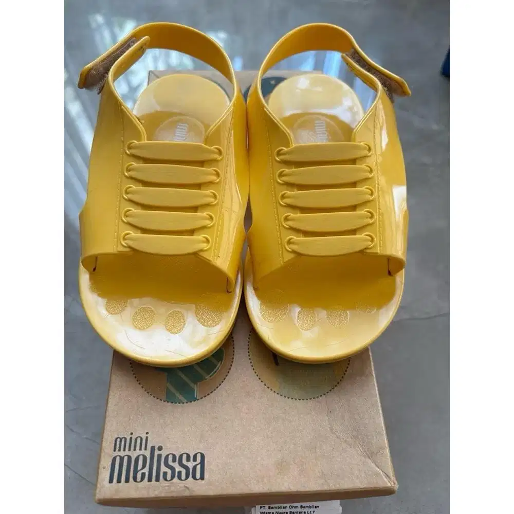 Sepatu sandal mini melis*a