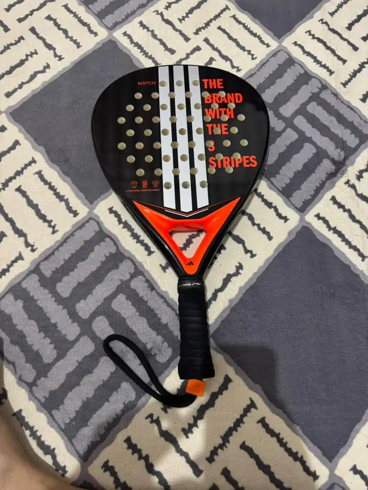 Raket padel adidas