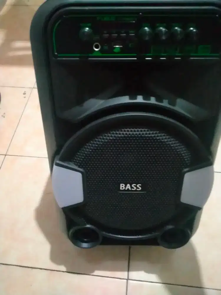 F-12106LED  .RADIO MP3. USB.