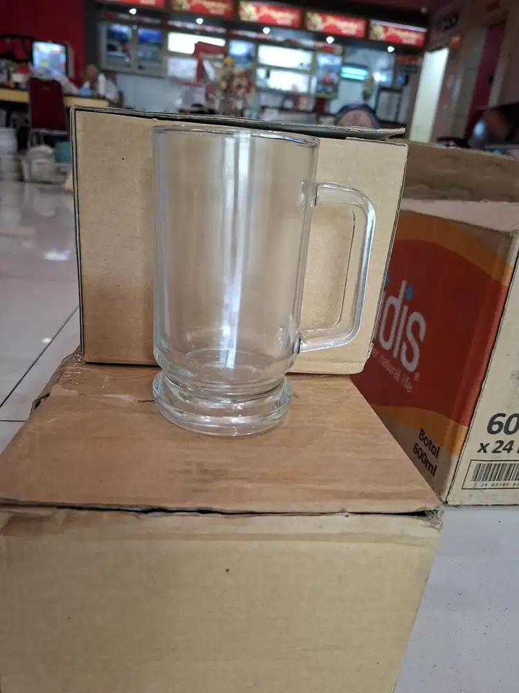 Gelas Minum Beling dengan Pegangan, diameter 8cm, tinggi 14cm