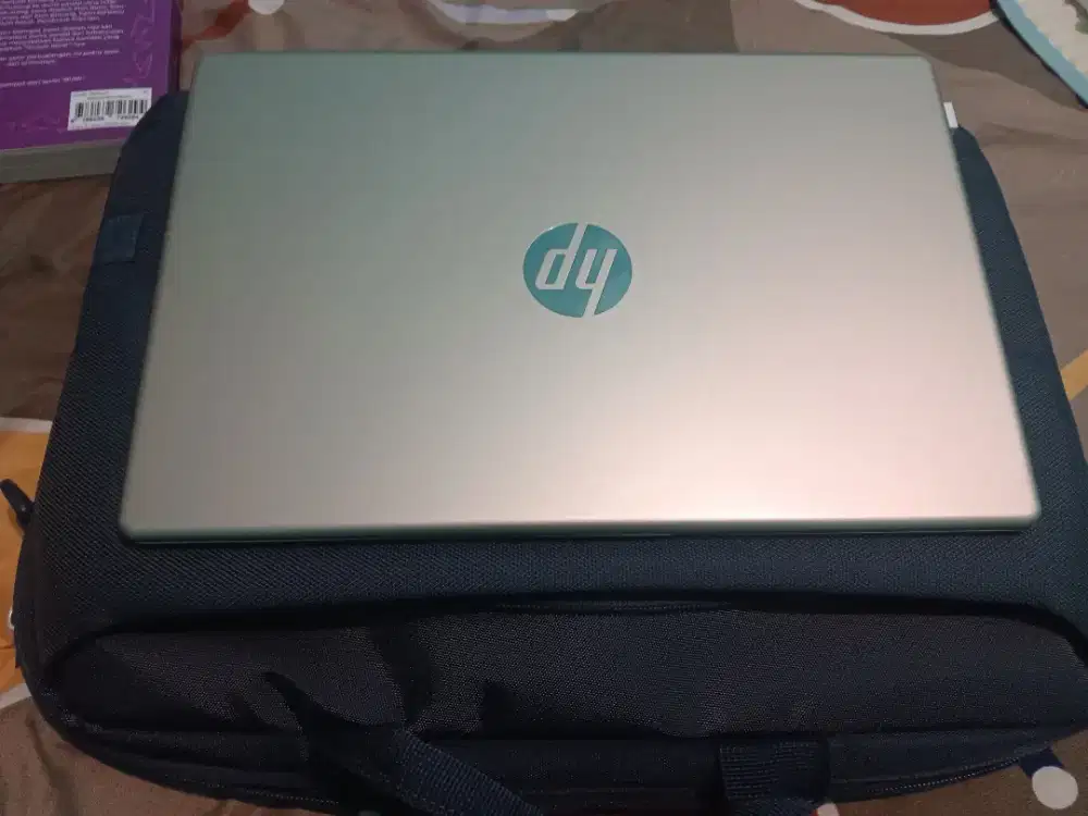 Laptop hp ryzen 3 7320 ram 8 512