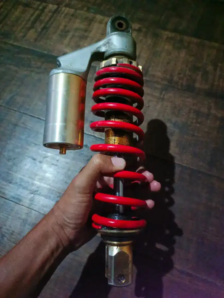 Shock belakang msih empuk