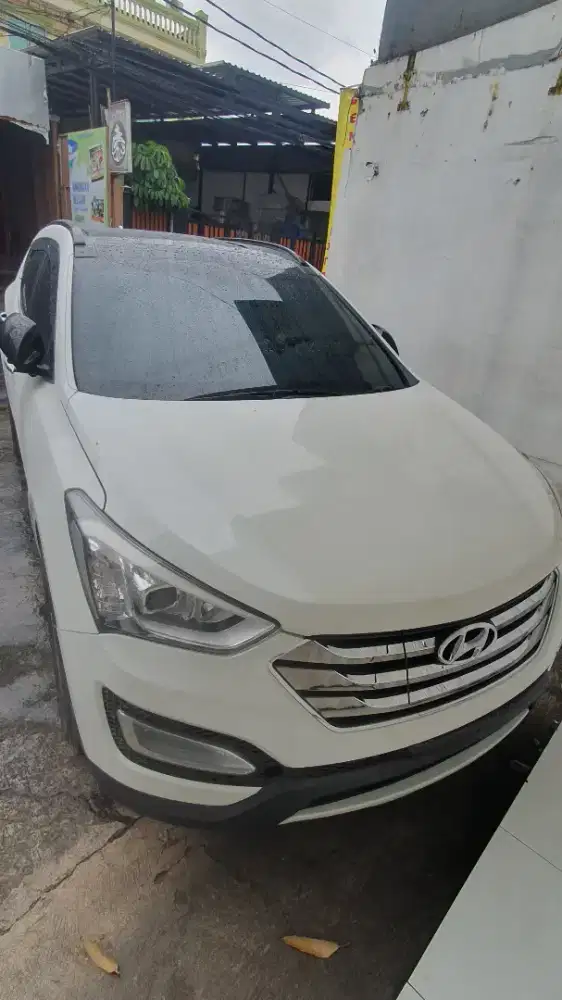 Dijual mobil Hyundai Santa Fe