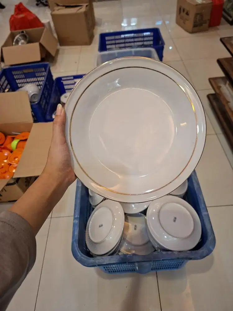Piring Makan Keramik Bekas Resto, diameter 24cm