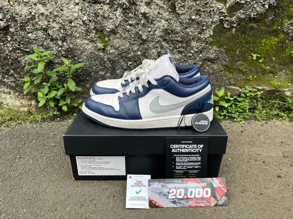 Sepatu Nike Air Jordan 1 Low Navy