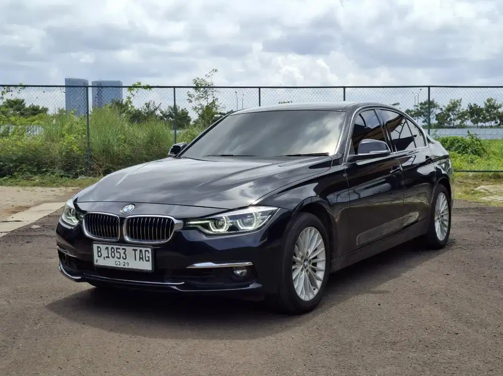 [Km 25k] BMW 320i F30 Luxury 2018