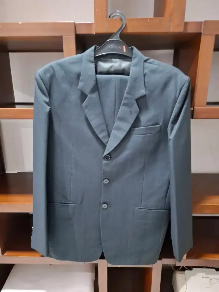 Setelan Jas Warna Hitam