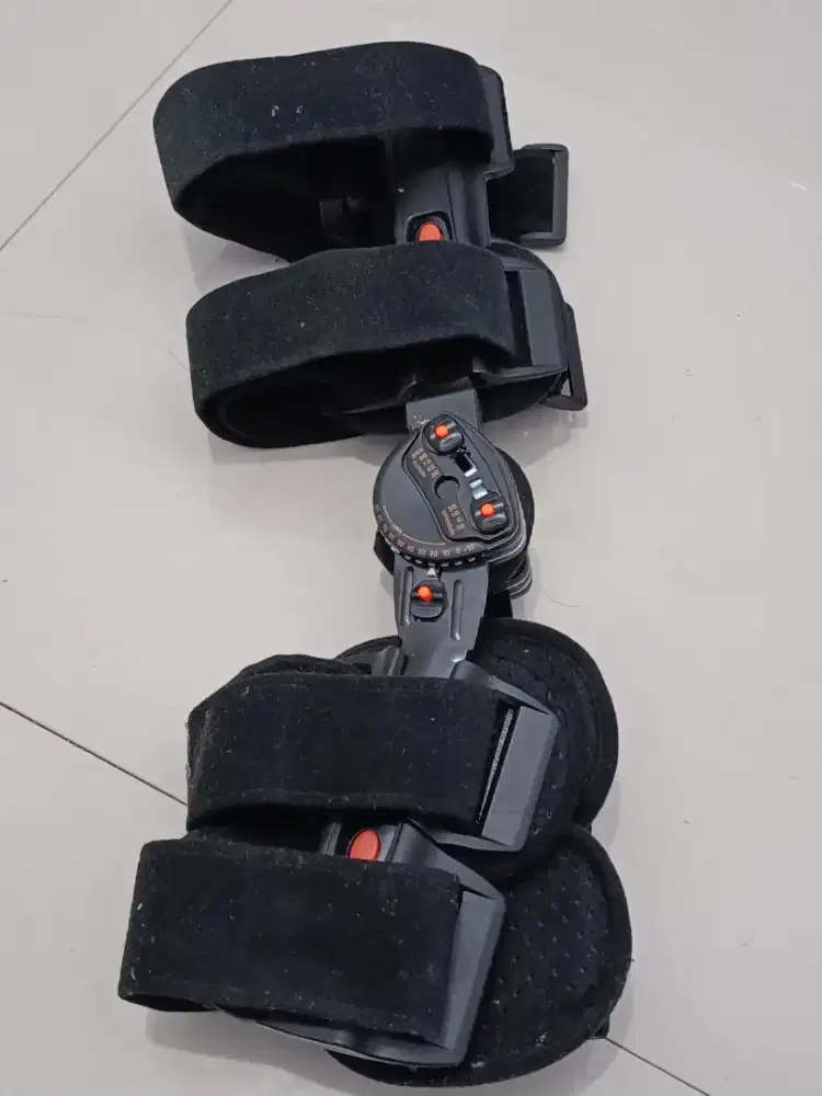 Hinged Knee Brace