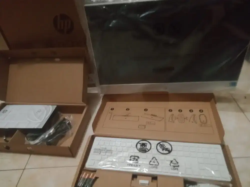 Hp AIO 24 DF1009D I5 8GB 512GB SSD 23,8 FHD IPS