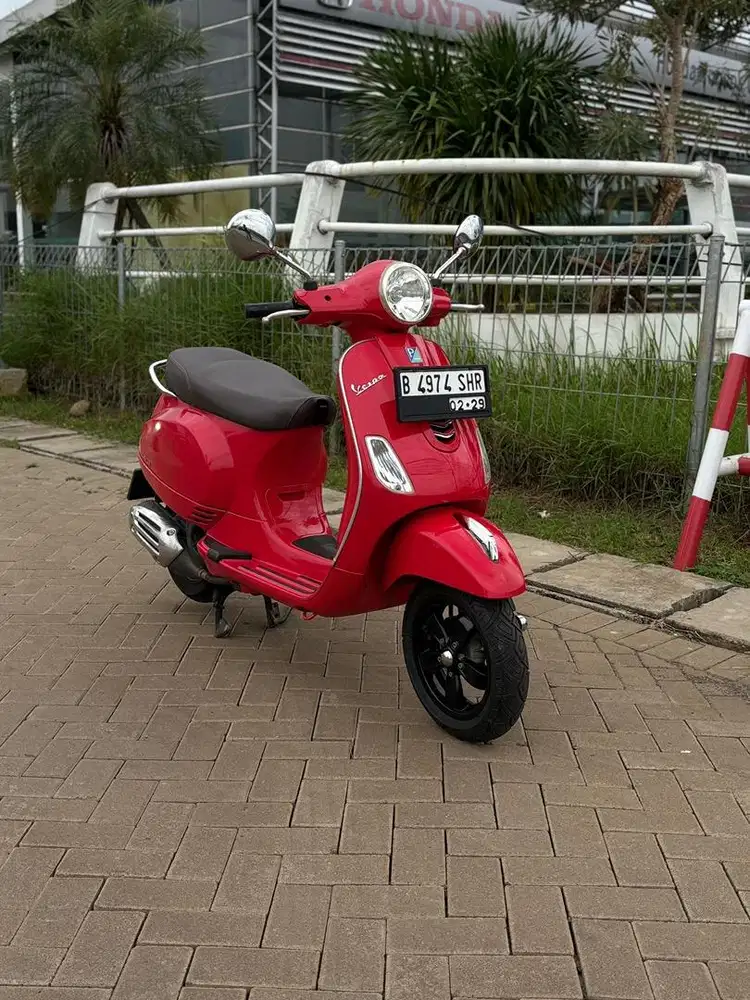 PIAGIO VESPA MATIC VESPA LX 125 IGET TAHUN 2018