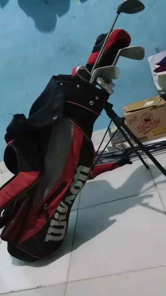 Satu tas stik golf wilson bekas