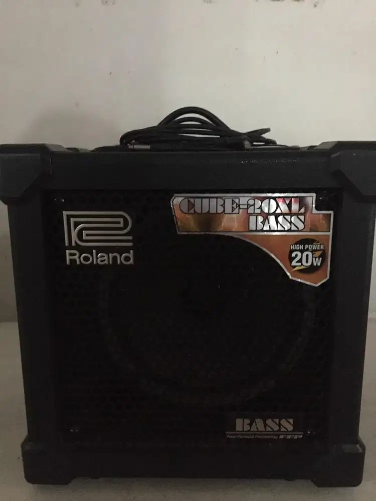 ampli gitar bass roland cube 20 xl bekas