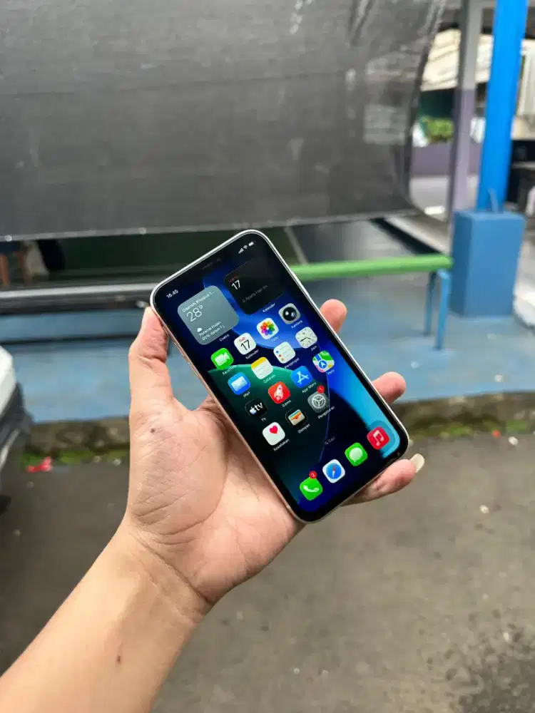 iPhone 11 128 inter like new