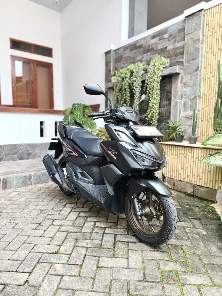 KM 8RB ALL NEW NEW HONDA VARIO 160 CBS KEYLESS 2025 ACTIVE BLACK