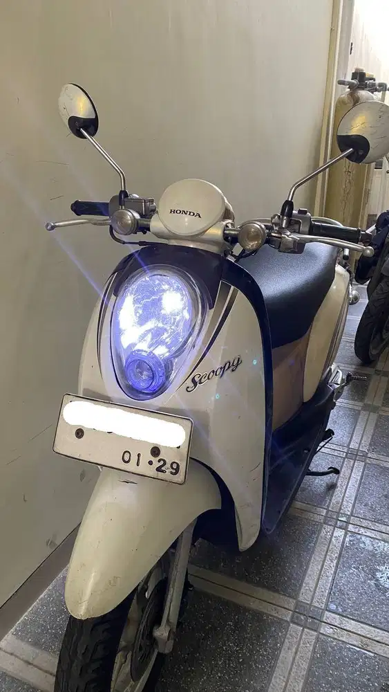 Honda Scoopy 2012 Putih Beige