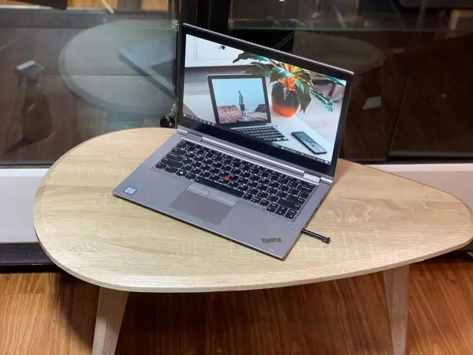 Laptop 2 in1 Lenovo Thinkpad Yoga 370 Intel Core i5 GEN7 RAM 8GB SSD