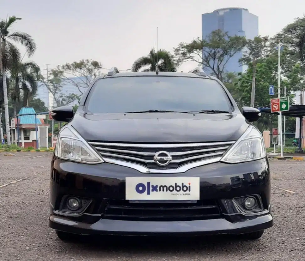 TDP 6,JT Nissan Grand Livina 1.5 Highway Star Bensin-AT Hitam 2016
