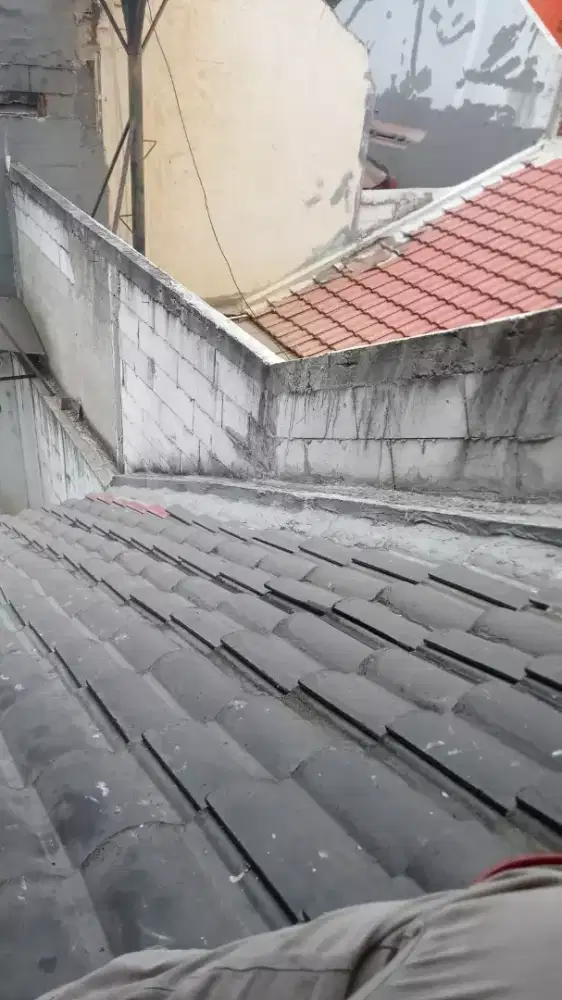 Perbaikan atap bocor terdekat bogor