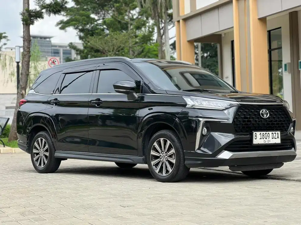 AVANZA VELOZ 1.5 Q AT 2024 HITAM