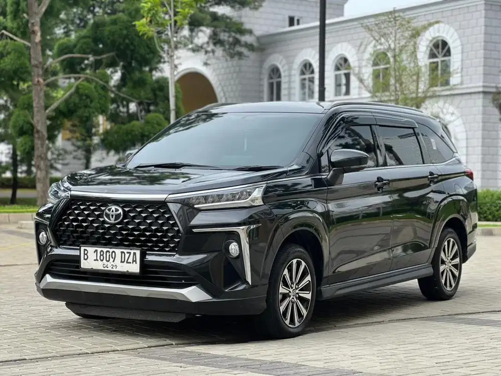 AVANZA VELOZ 1.5 Q AT 2024 HITAM