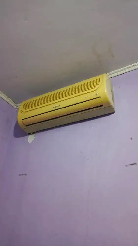 AC samsung jadul 1/2 pk kondisi normal dingin , copot sendiri