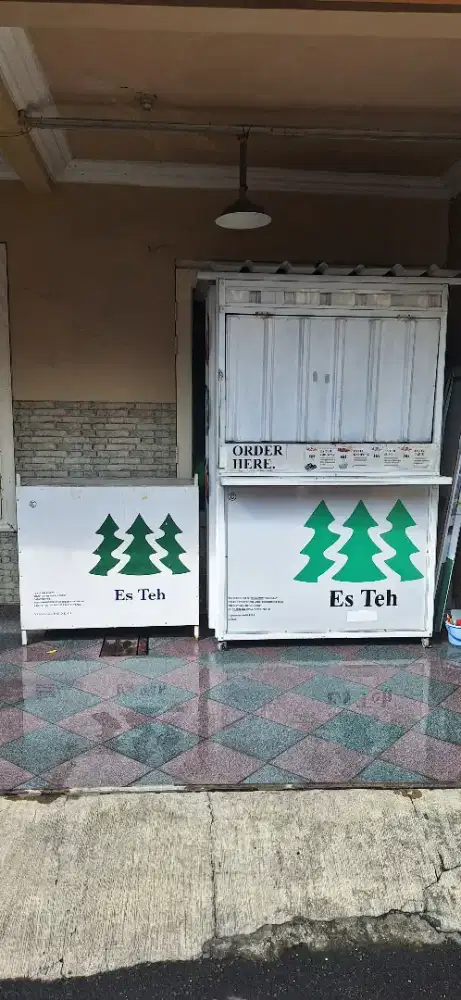 Gerobak jualan es teh