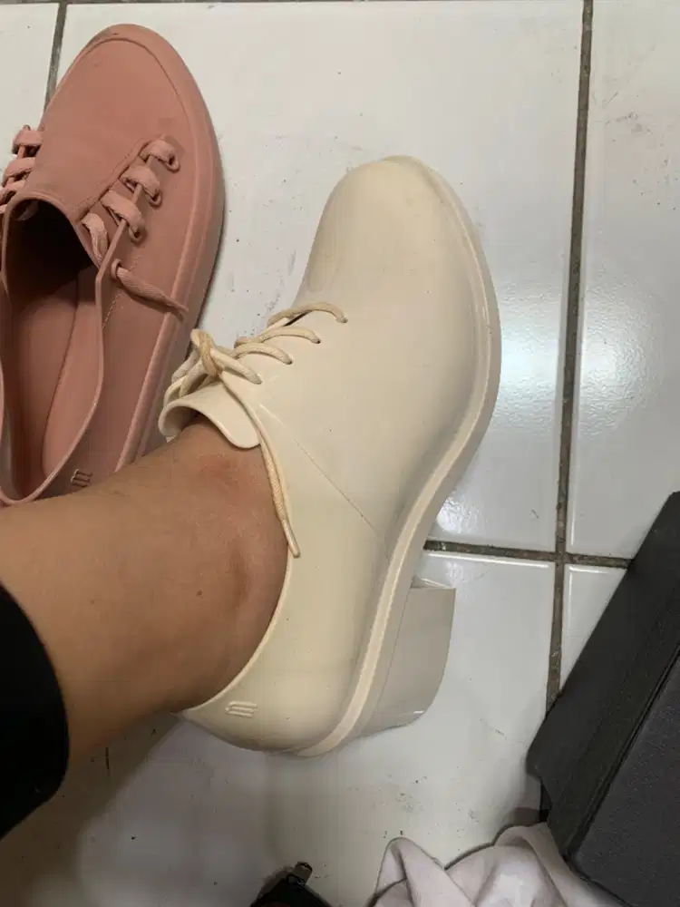 Sepatu Merk Melissa Putih Original