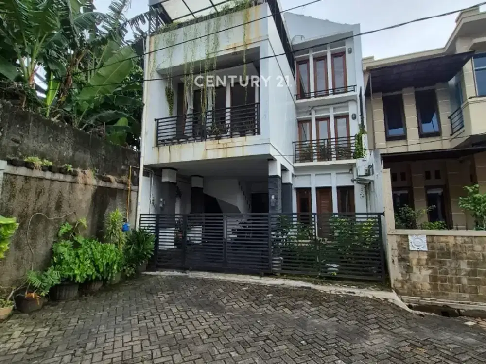 Disewakan Rumah 3 Lantai Siap Huni Di Bintaro Sektor 5