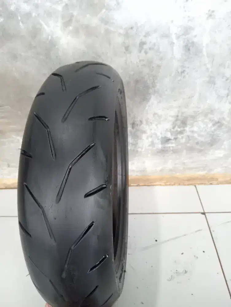 Ban belakang aerox ukuran 140/70-14 merk irc  tubles