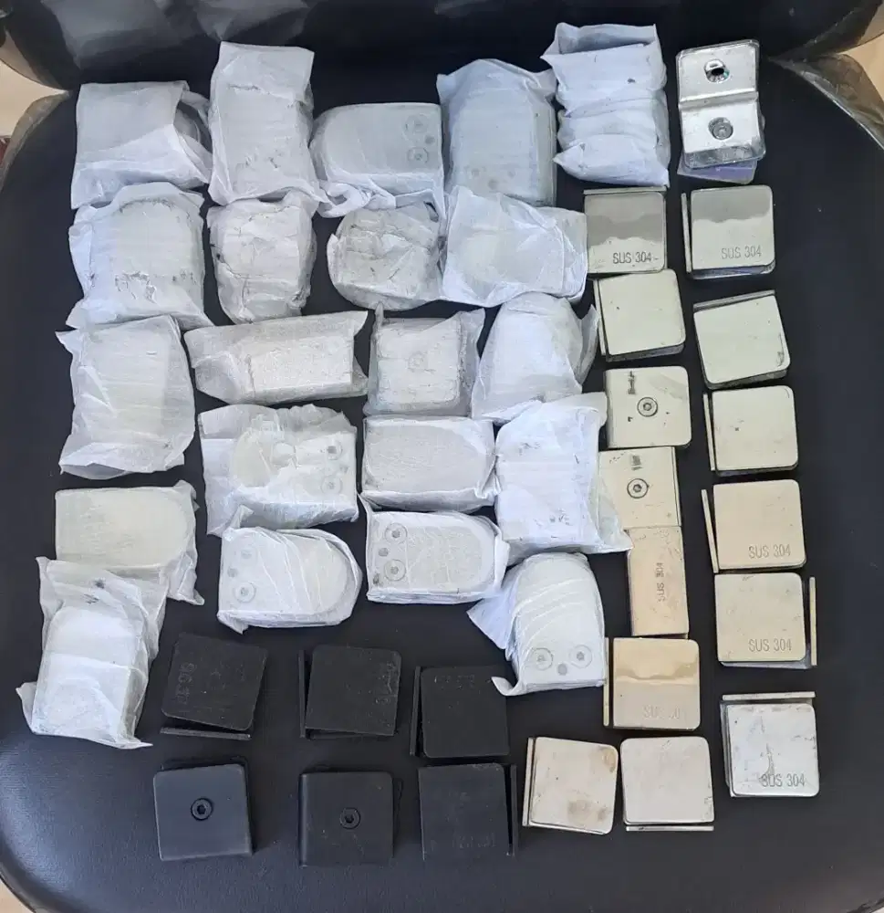 Penjepit kaca glass fitting stainless sus 304 sisa proyek