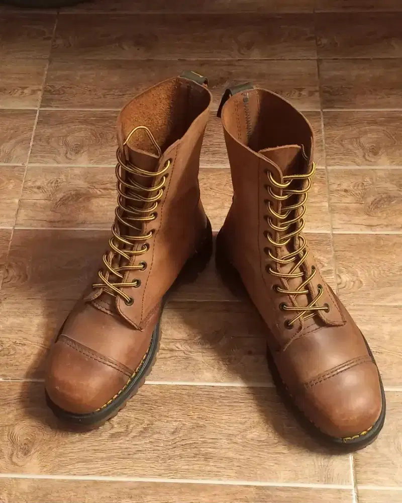 DR.MARTENS CAP TOE STEEL VINTAGE CRAZY HORSE