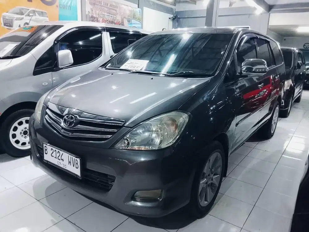 innova v 2010 bensin matic