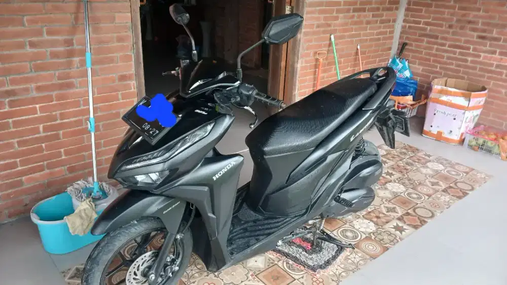 Jual vario 125 hitam doff