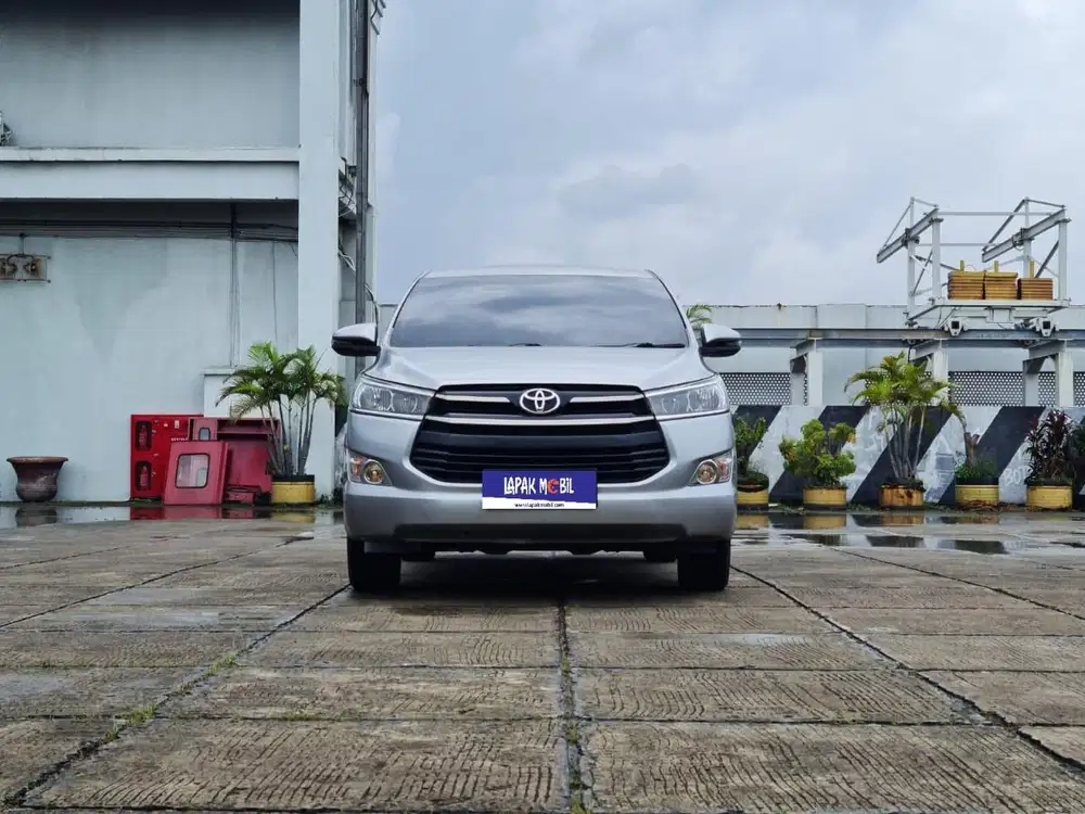 Toyota Innova Reborn 2.4 G MATIC AT Diesel 2019 Silver KM 67RB