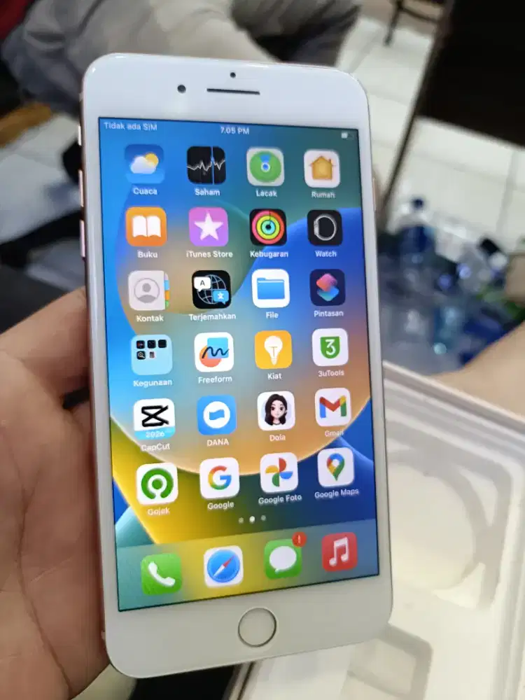iPhone 8 Plus 64gb inter sinyal aman mulus Batangan murah !!