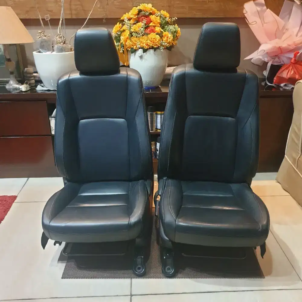 JOK DEPAN  MANUAL INNOVA VENTURER 2019=Original