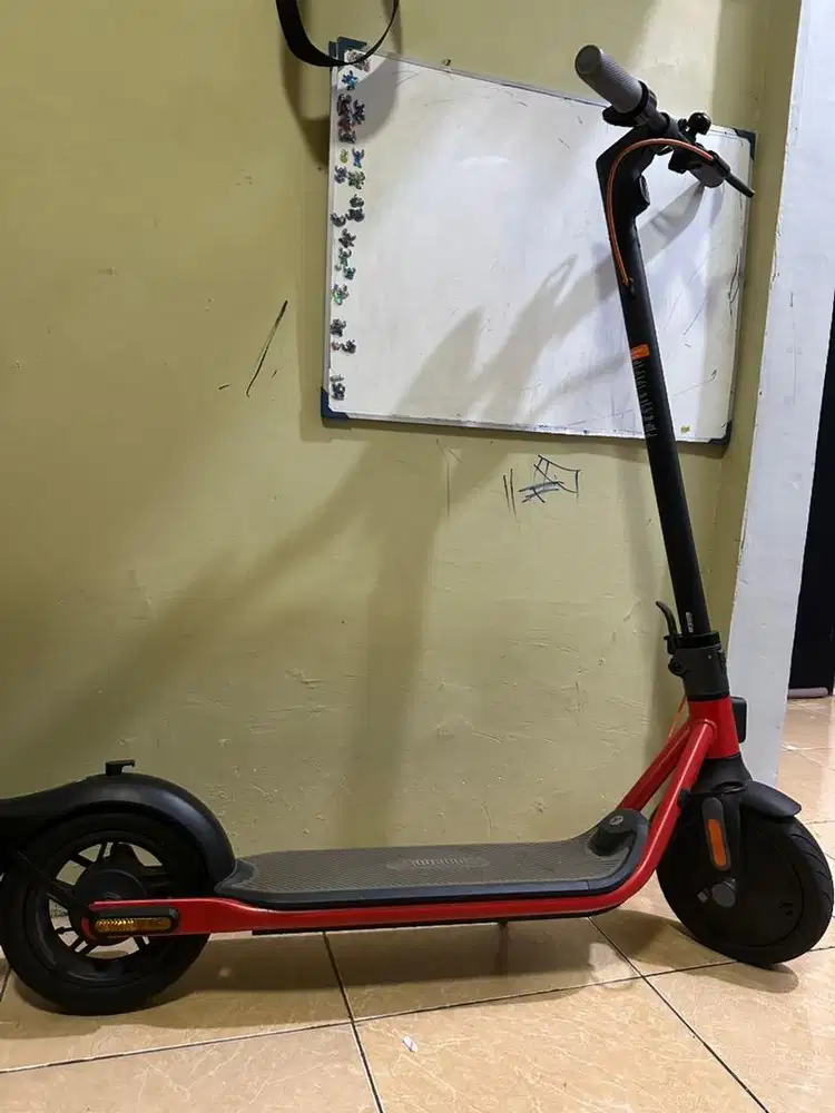 Skuter listrik Segway ninebot D28
