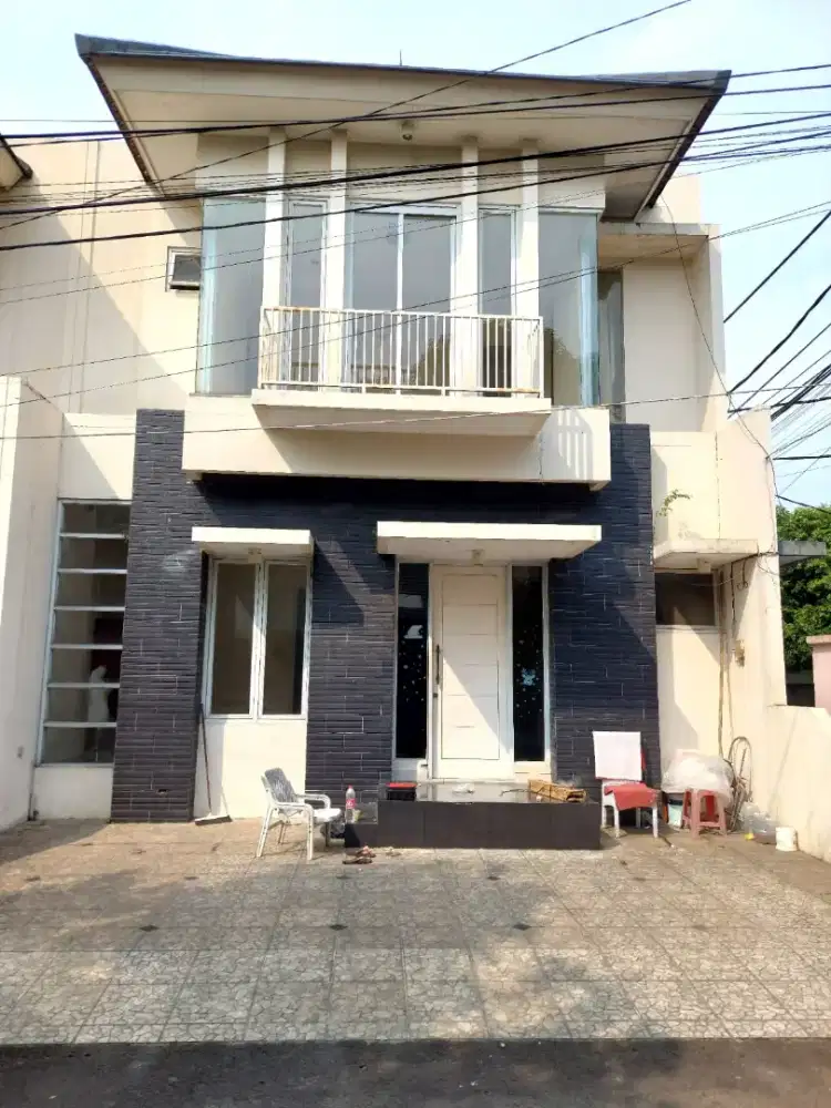 Rumah Cantik 2 lantai dalam cluster