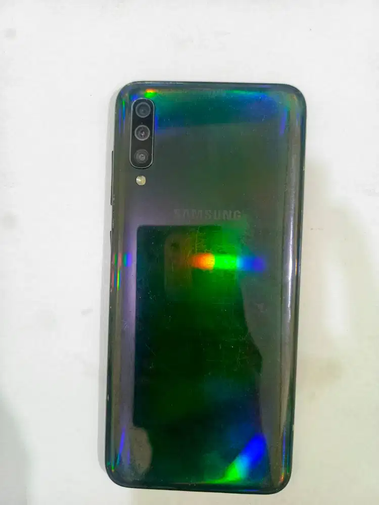 Samsung A70 minus 6/128