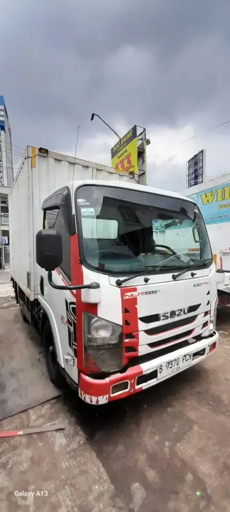 Isuzu Giga NLR55TX cde box