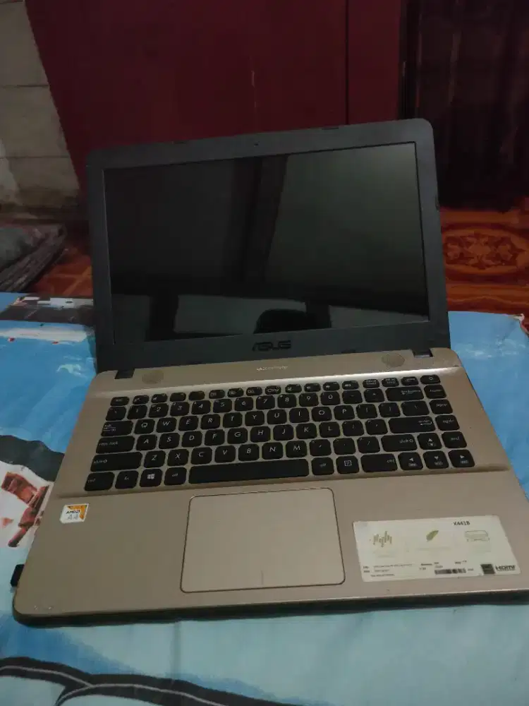 Laptop asus X441BA-GA441T