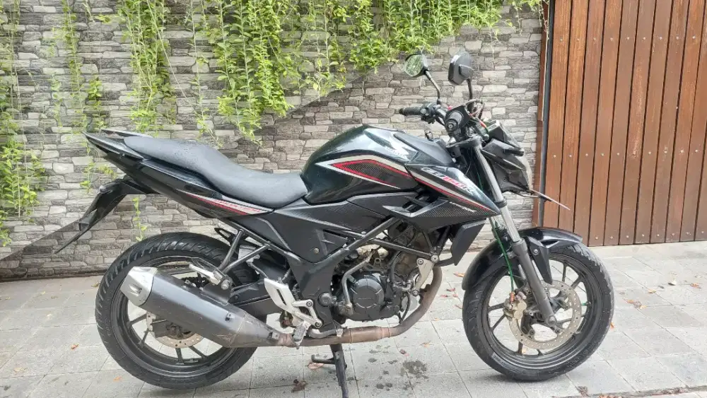 Yamaha R 15 v3 warna kuninh abu abu